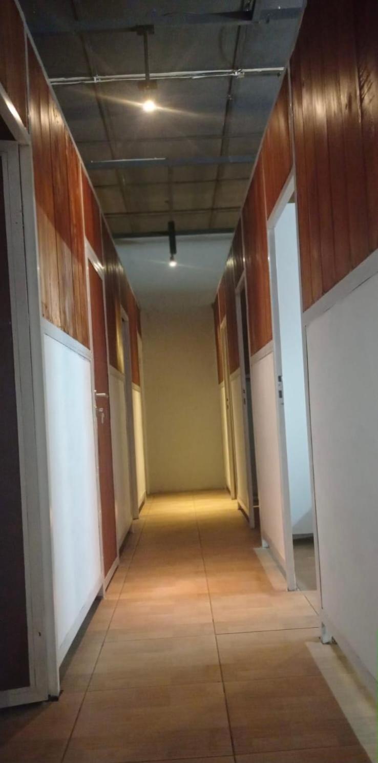 ワトゥ アグン ゲストハウス マゲラン 部屋 写真